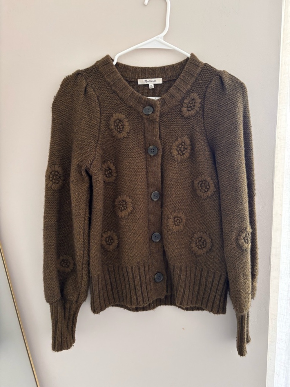 Madewell | Embroidered Edencroft Pleat-Sleeve Cardigan Sweater in Green - Picture 4 of 9
